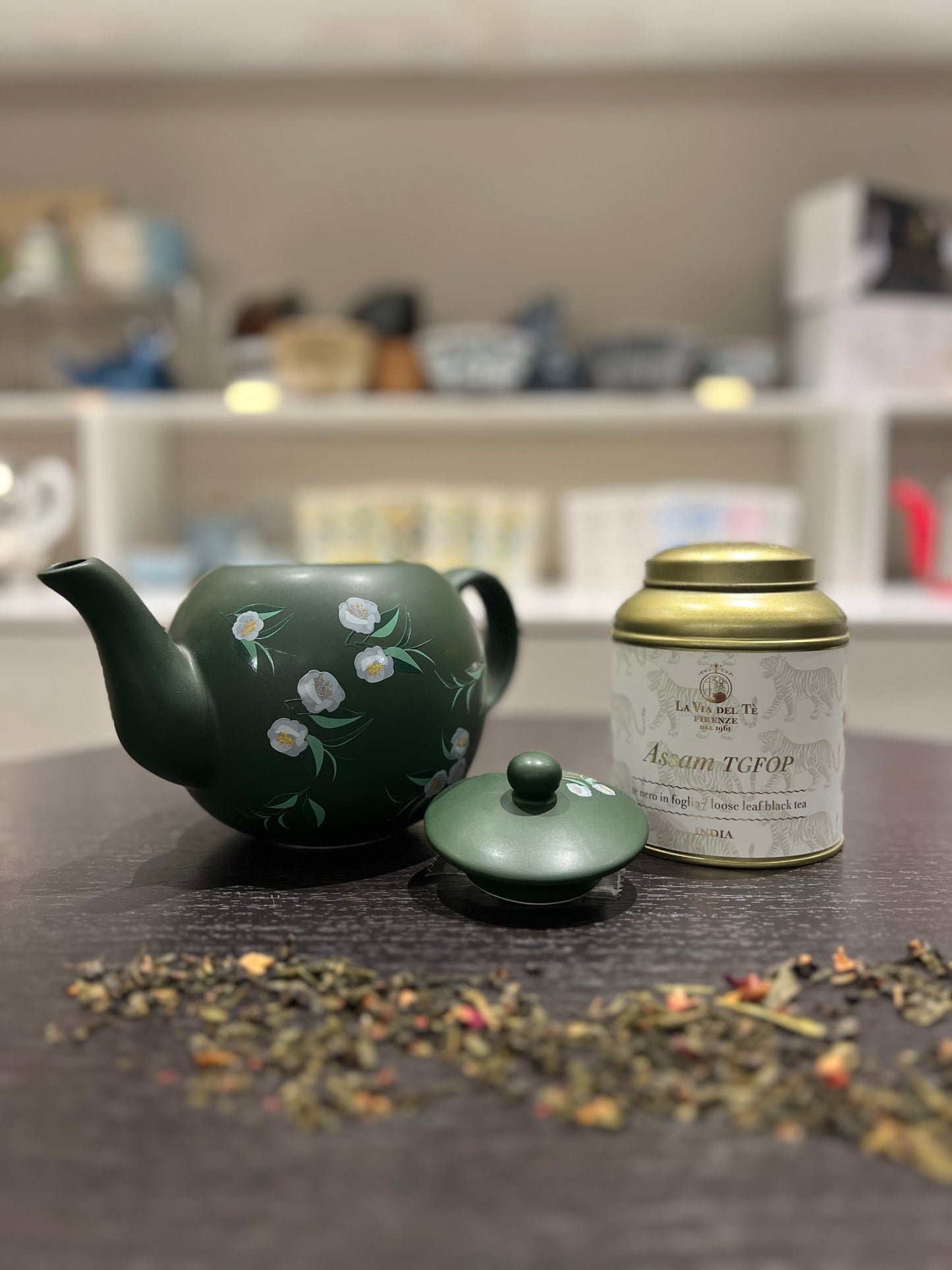 Teiera colorata & Barattolino di Tè